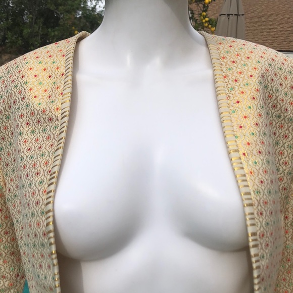 COPY - Vintage Gold Blazer SzM - Picture 3 of 7